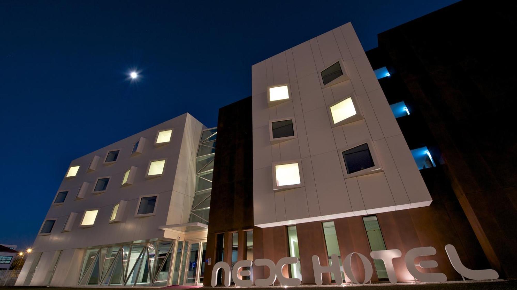 Nex Hotel Tarbes Exterior foto